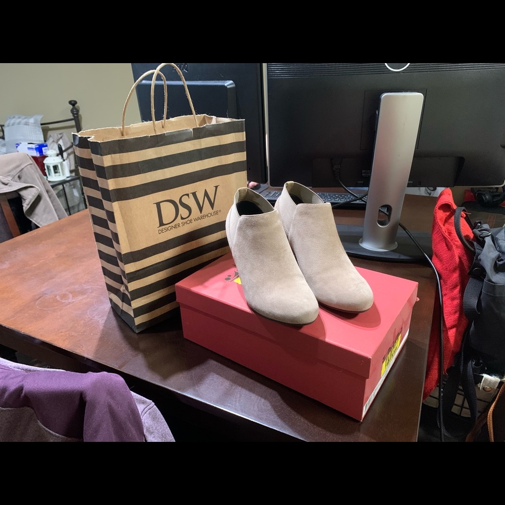 Vaneli women high heel bootie